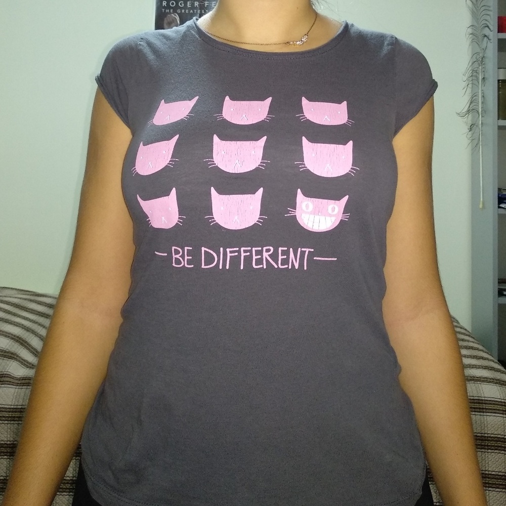 FB Sister Cat Be Different Grey Graphic Tee
